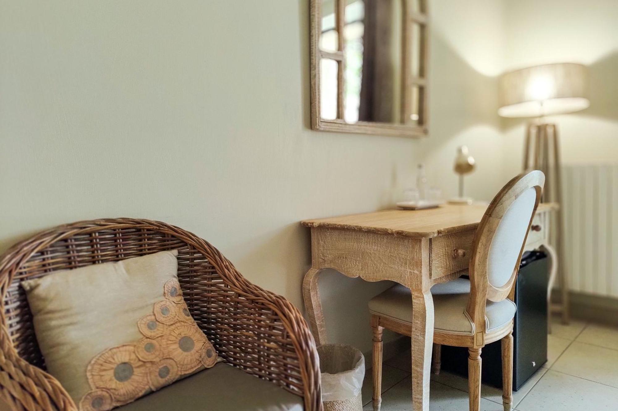La Belle Vie Hotel Saint-Hilaire-dʼOzilhan Екстериор снимка