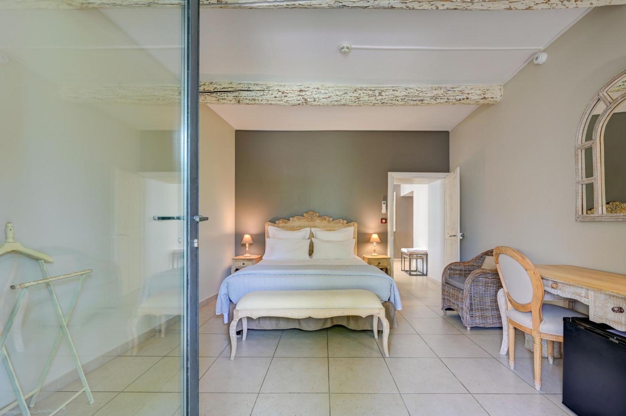La Belle Vie Hotel Saint-Hilaire-dʼOzilhan Екстериор снимка