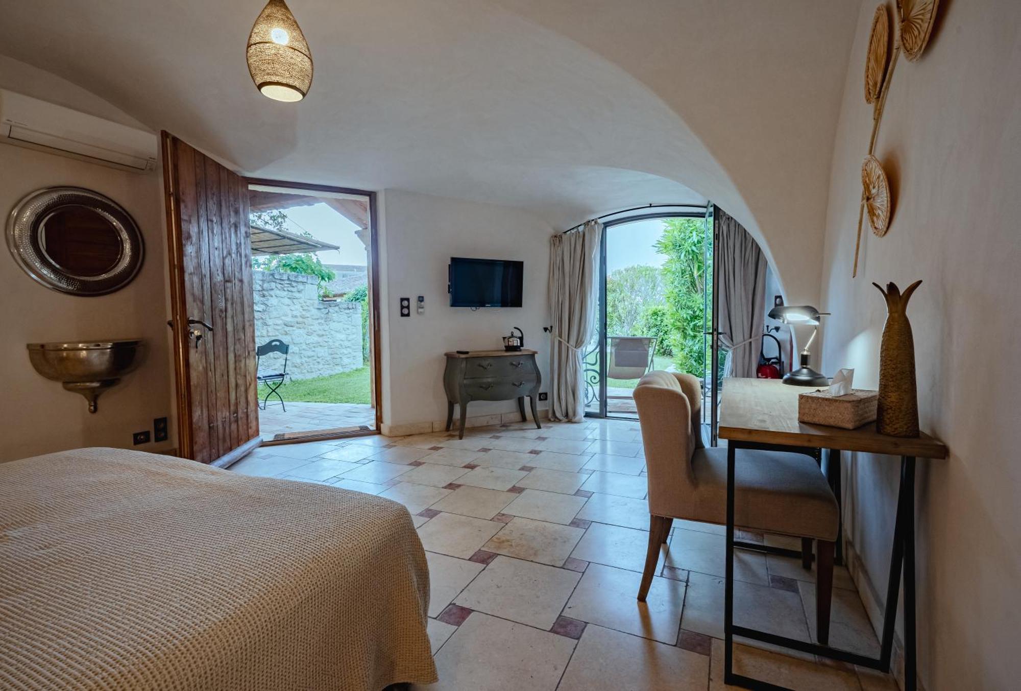 La Belle Vie Hotel Saint-Hilaire-dʼOzilhan Екстериор снимка