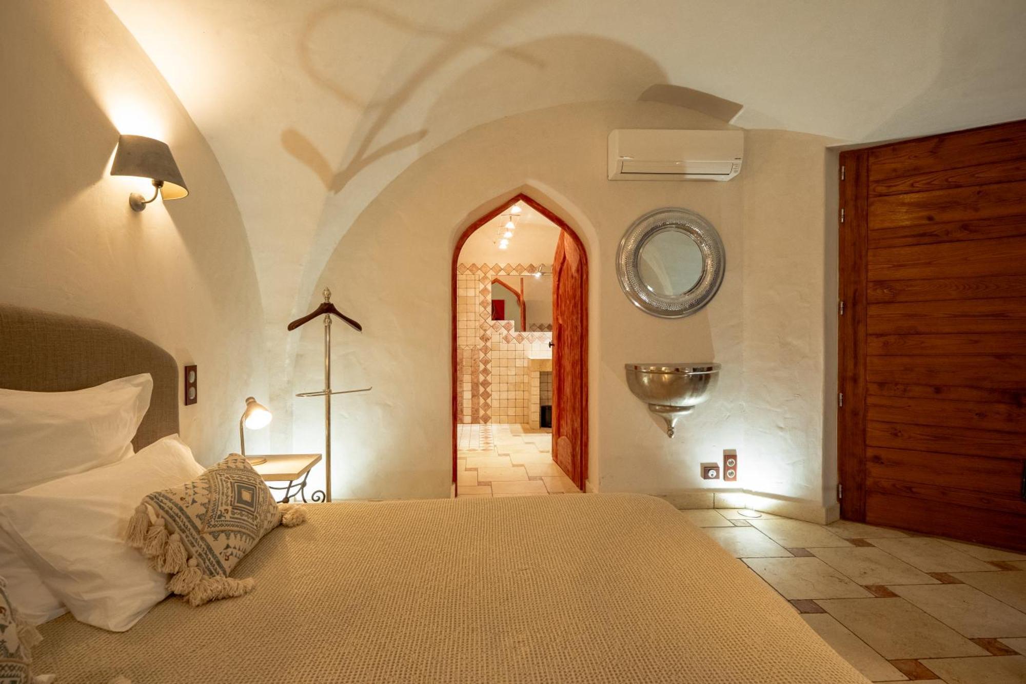 La Belle Vie Hotel Saint-Hilaire-dʼOzilhan Екстериор снимка